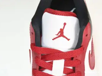 Black Toe Jordan 1  Low Retro Reverse 0423